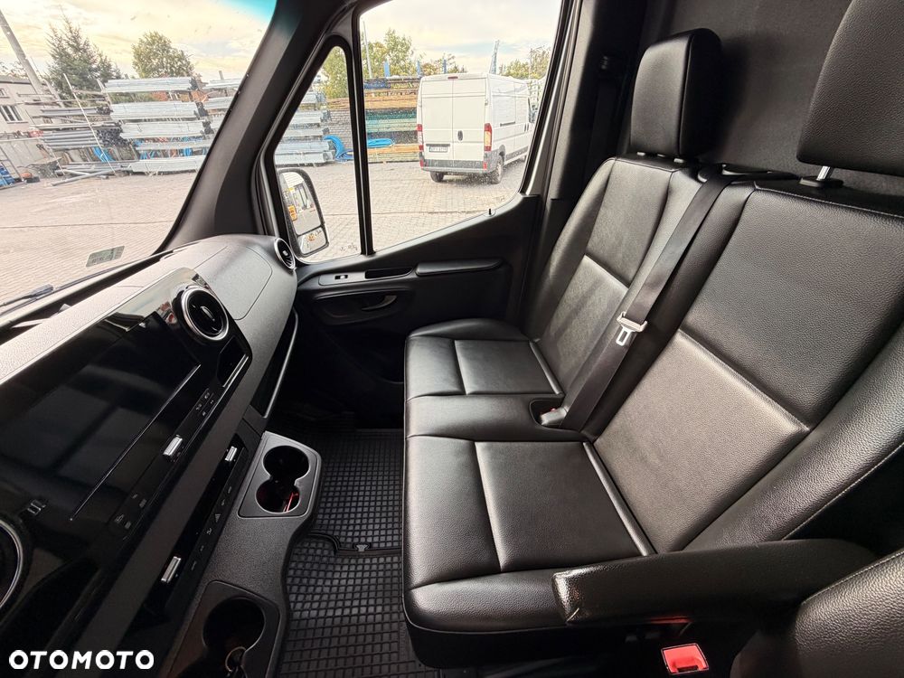 Mercedes-Benz Sprinter - 15