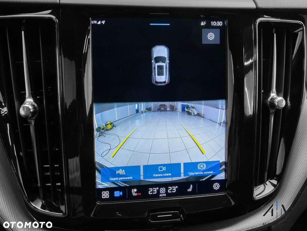 Volvo XC 60 B5 D AWD Ultimate Dark - 27