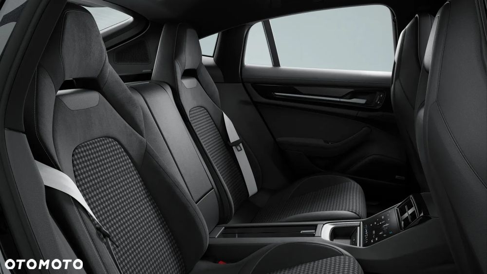 Porsche Panamera 4 - 9