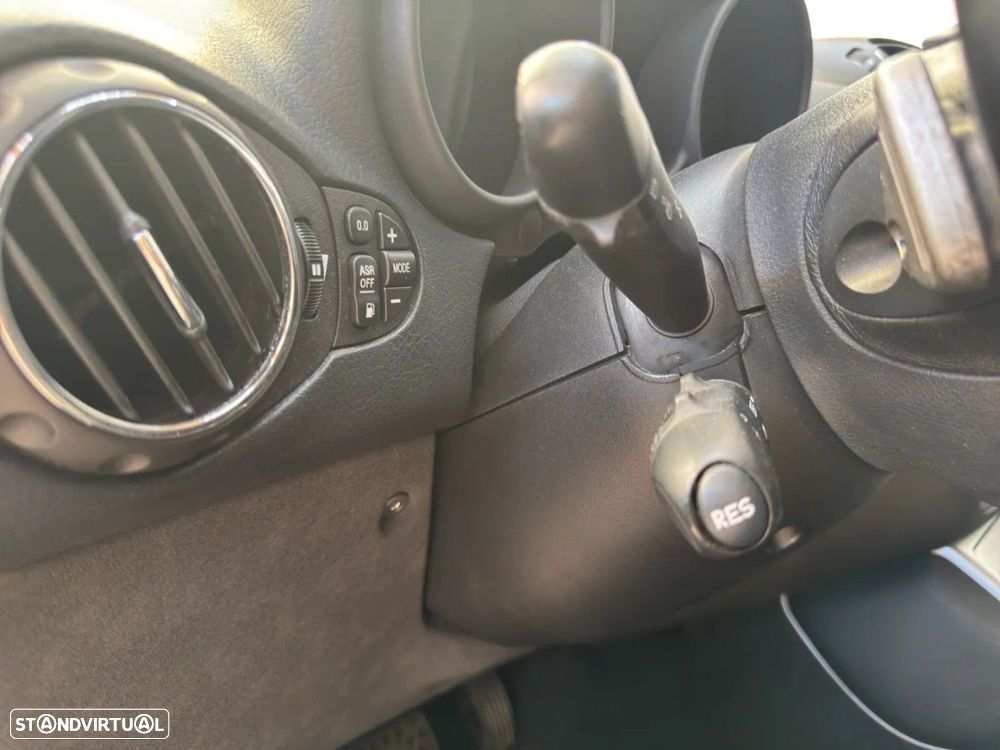 Alfa Romeo GT 2.0 JTS Selespeed - 19