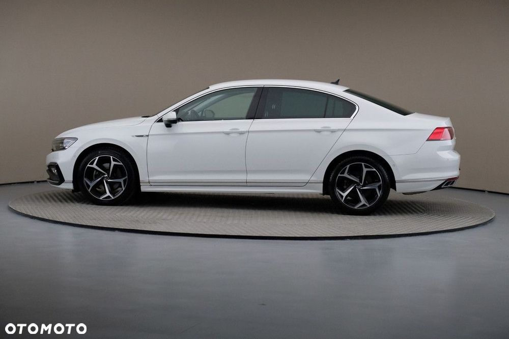 Volkswagen Passat 1.5 TSI EVO Elegance DSG - 4