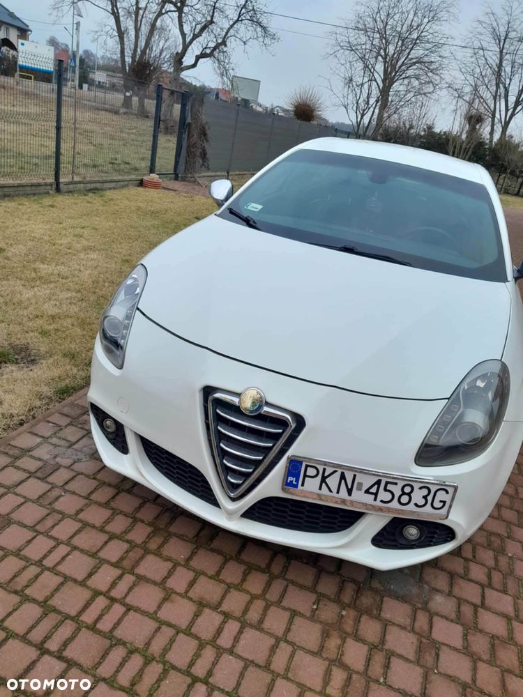 Alfa Romeo Giulietta 2.0 JTDM Distinctive - 1
