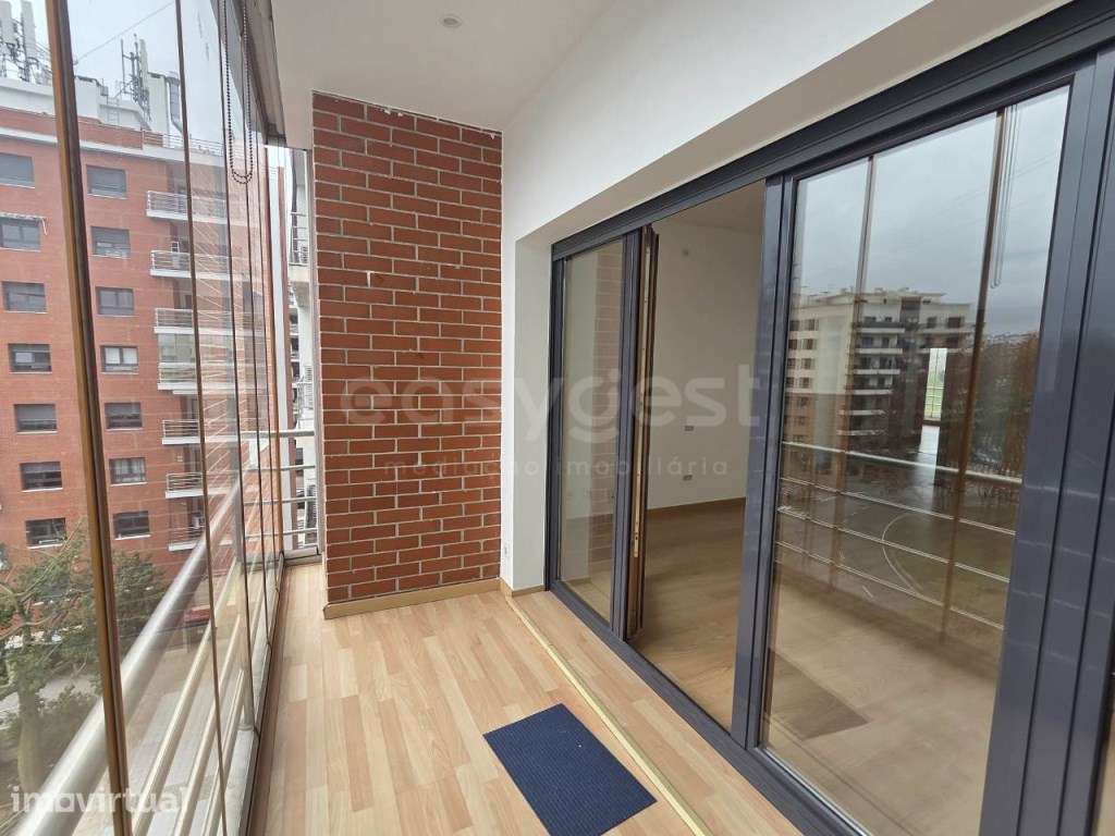 Apartamento T3 - Colinas do Cruzeiro - 4 Parqueamentos - Grande imagem: 3/17