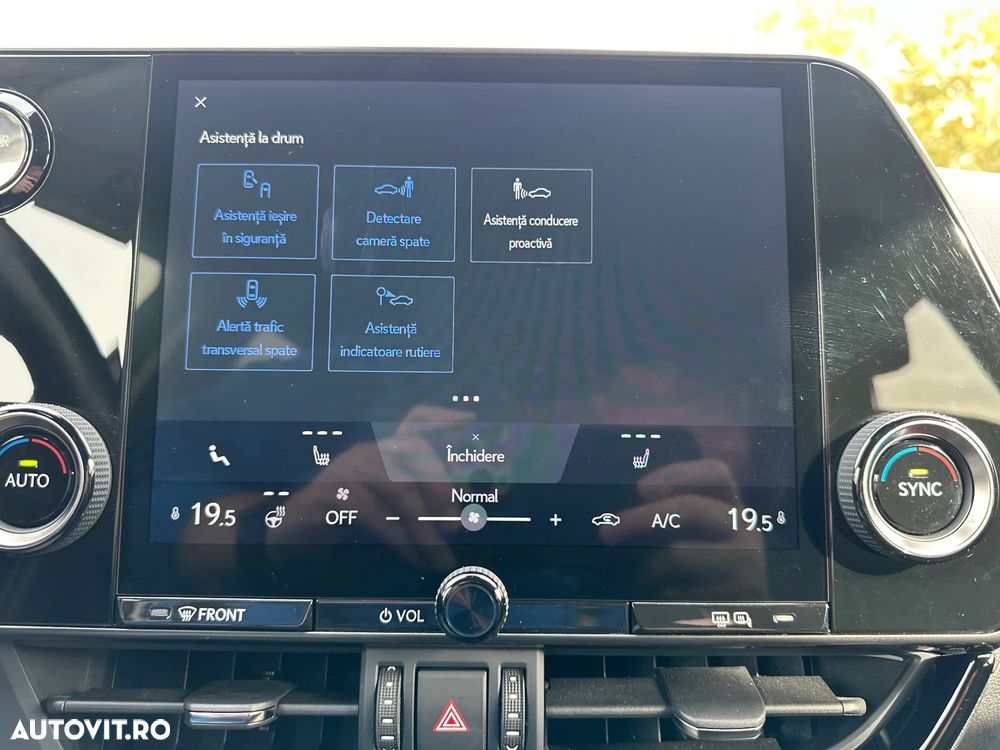 Lexus Seria NX - 22