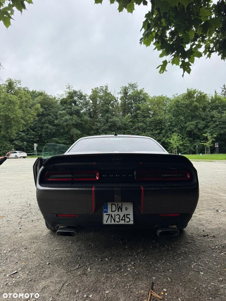Dodge Challenger - 5
