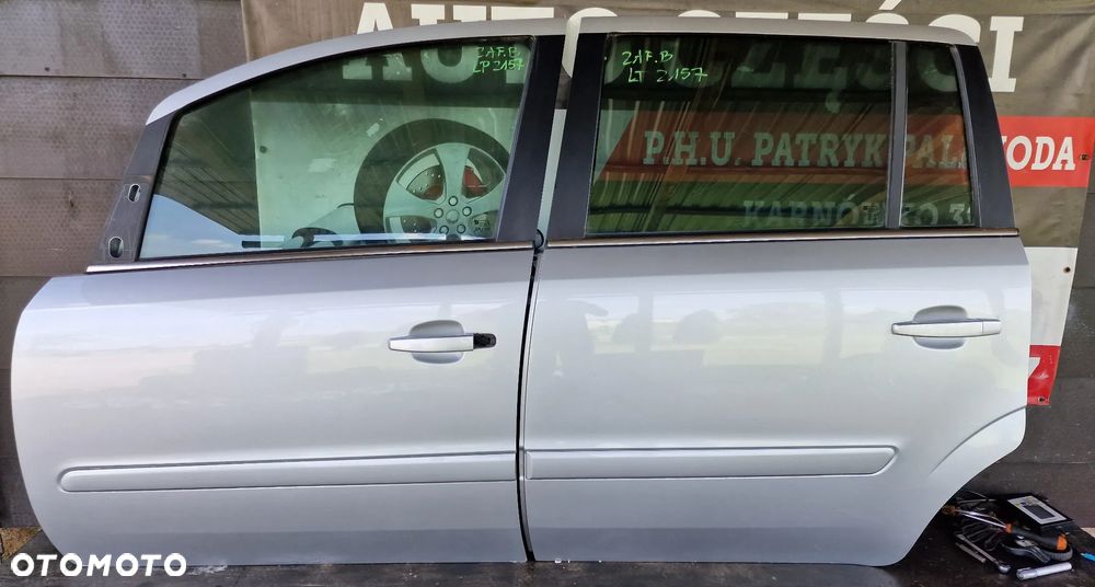 DRZWI LEWE PRZÓD TYŁ OPEL ZAFIRA B Z157 - 2