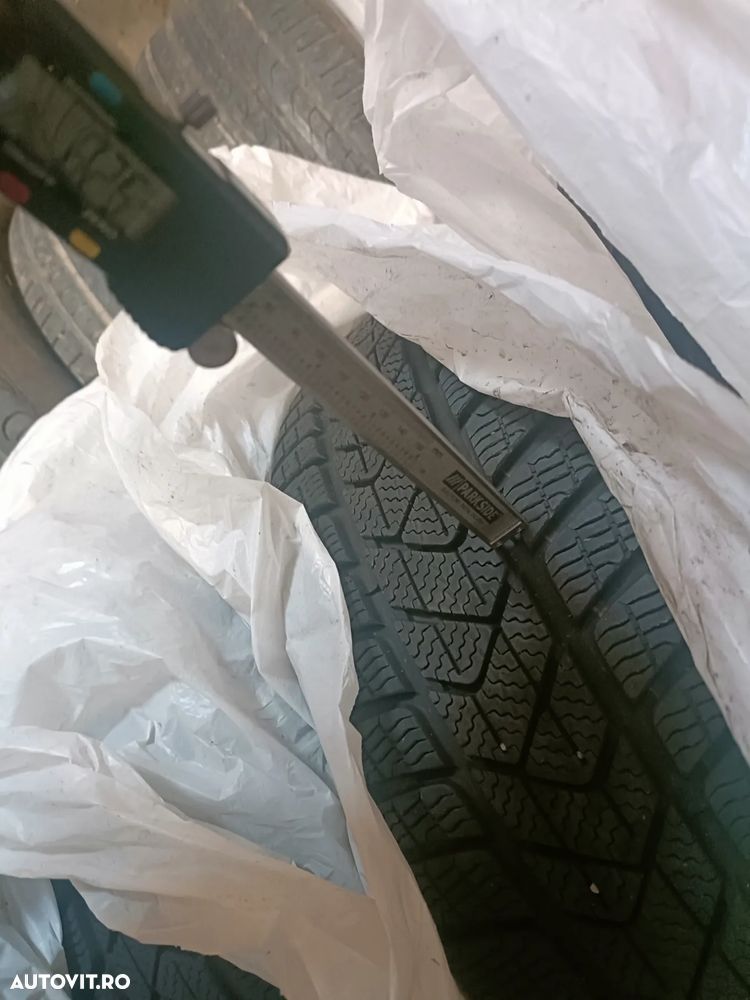 Jante aliaj/aluminiu BMW cu cauciucuri de Iarna 205/60/16, Dot 2024, 8mm - 9