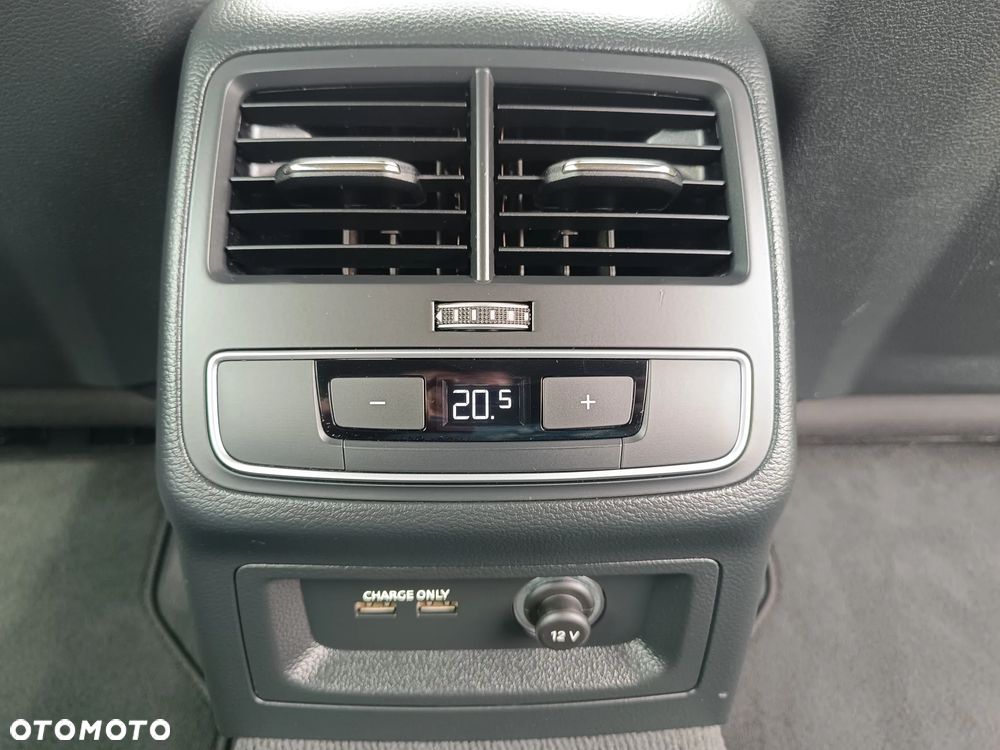 Audi A4 Avant 40 TDI S tronic S line - 32
