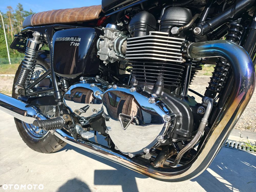 Triumph Bonneville - 10