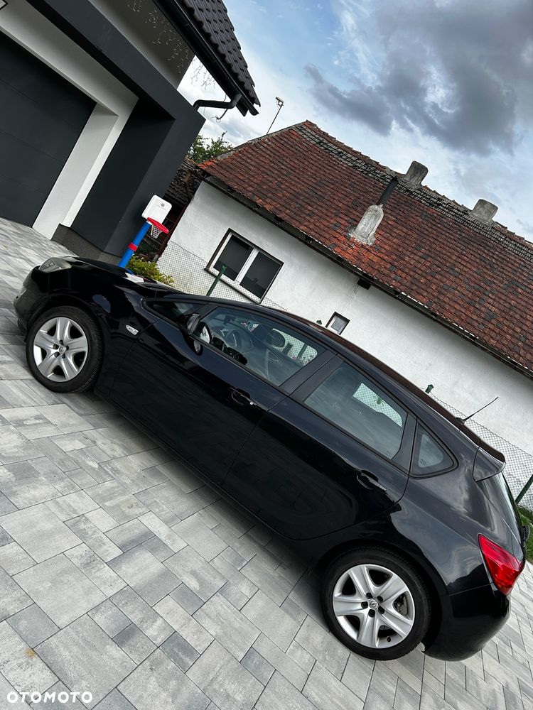 Opel Astra 1.4 - 8