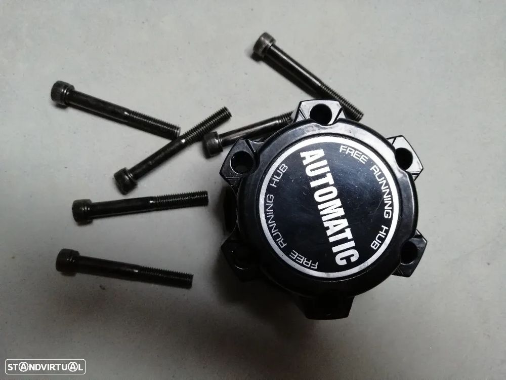 Cubo / Cubos de tracção automáticos Nissan Navara D22 - 1