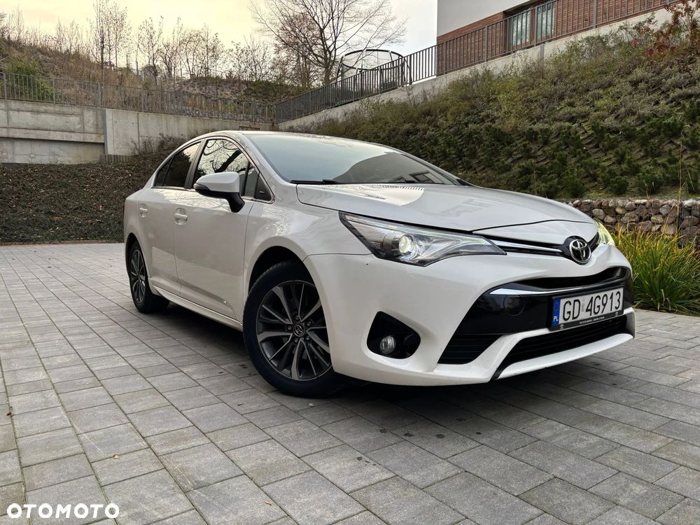 Toyota Avensis 2.0 D-4D Premium - 2