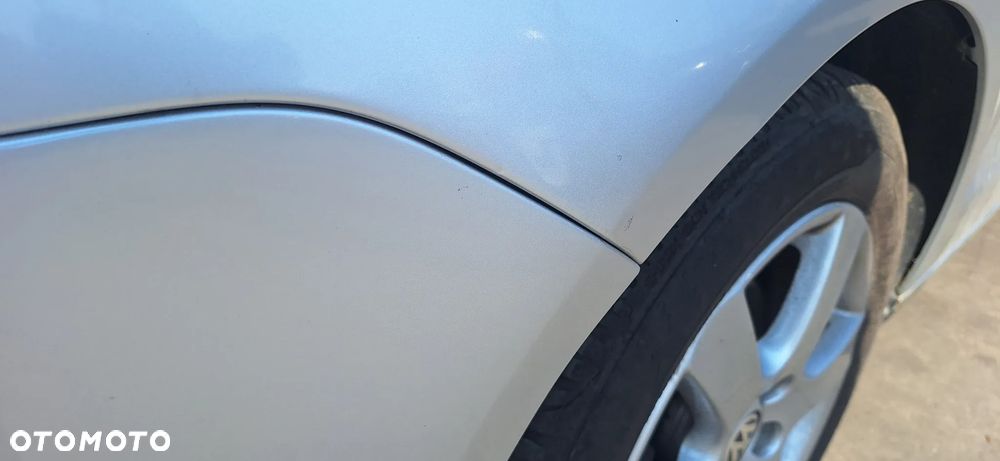Volkswagen Polo 9N 05- Błotnik Przód Przedni Lewy Kod Lakieru LA7W - 13