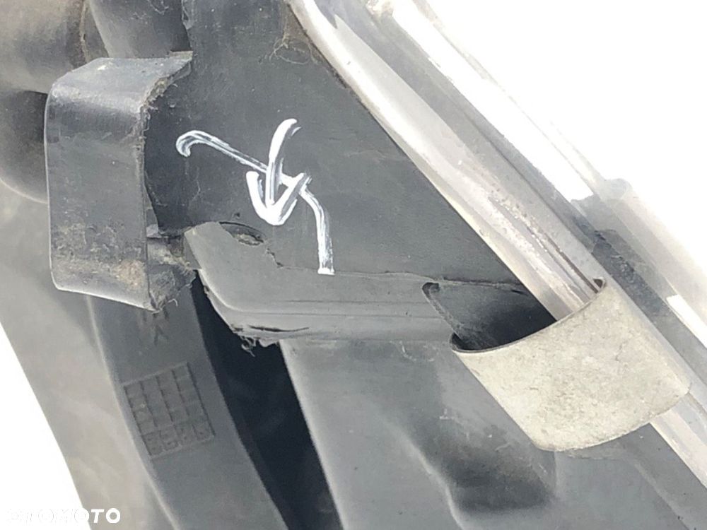 REFLEKTOR PRAWY PRZÓD XENON  VW PASSAT B5 Variant (3B5) 1997 - 2001 2.5 TDI Syncro/4motion 110 kW - 2