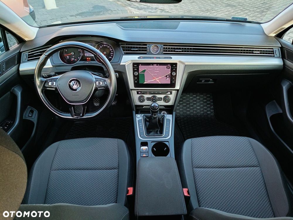 Volkswagen Passat 1.4 TSI BMT Trendline - 9