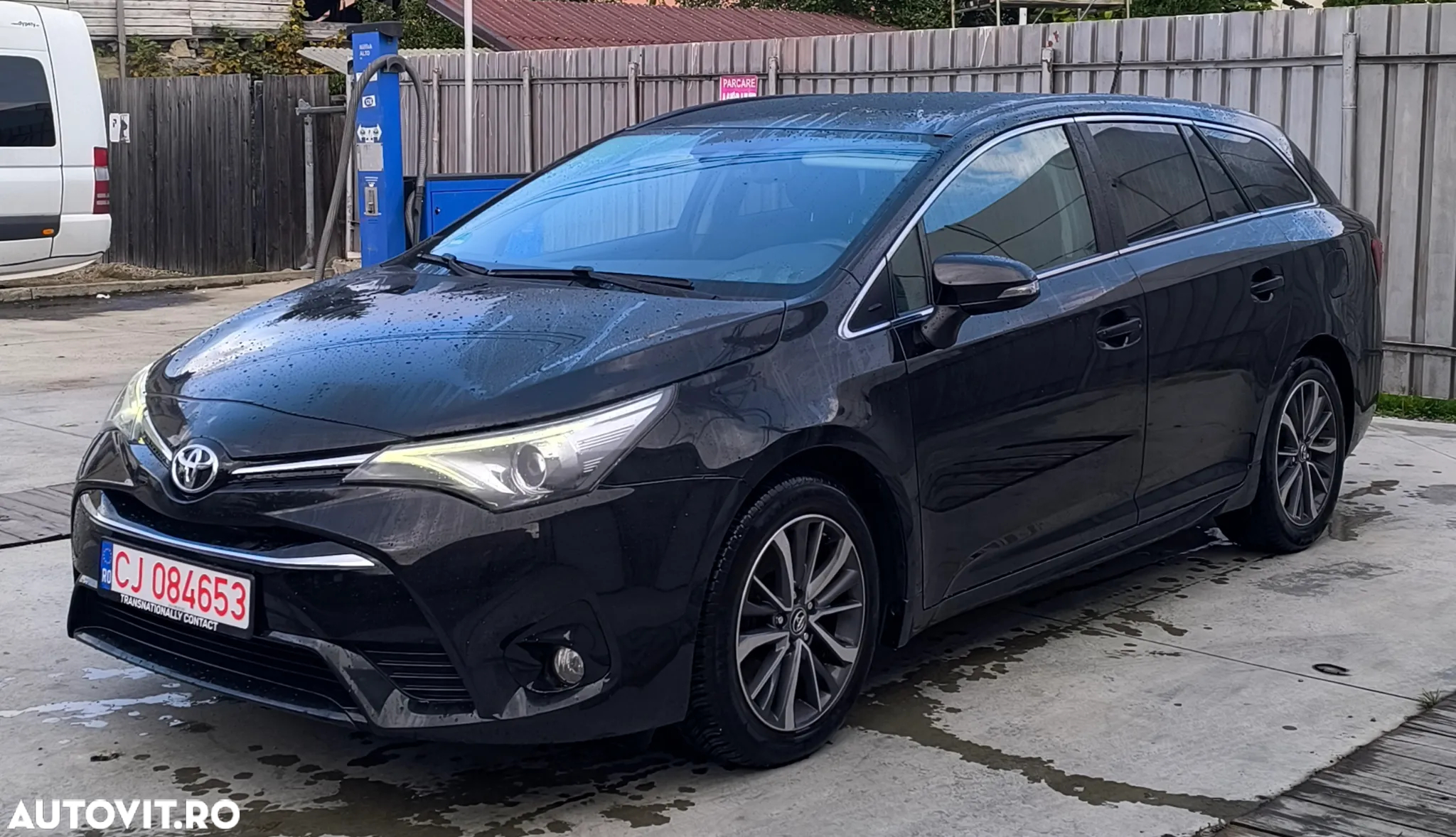 Toyota Avensis Touring Sports 2.0 D-4D Business Edition - 2