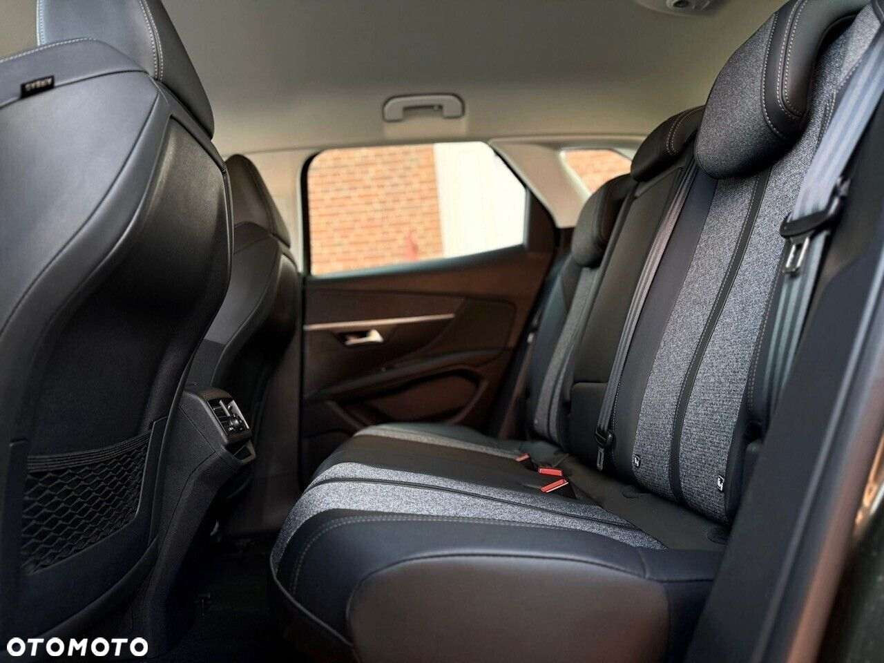 Peugeot 3008 1.2 PureTech GPF Allure S&S EAT8 - 10