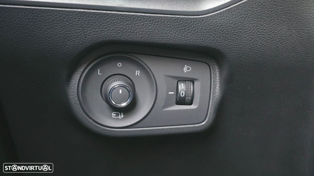 MG MG4 64 kWh Luxury - 11