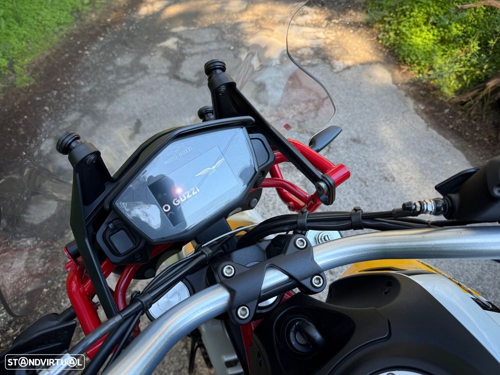 Moto Guzzi V85 TT - 23