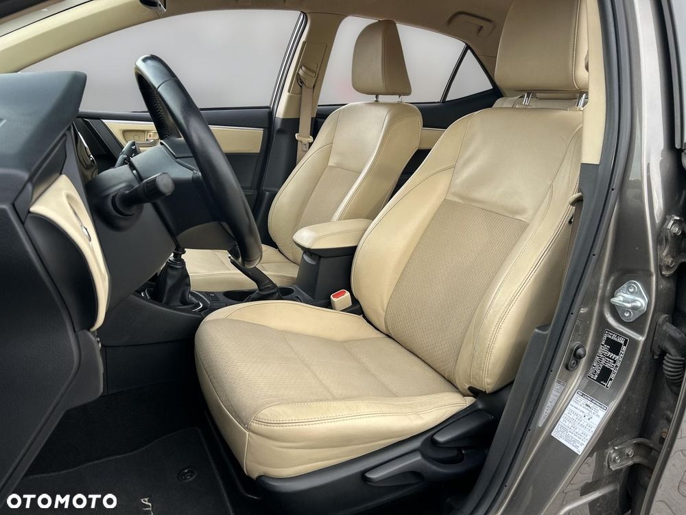 Toyota Corolla 1.6 Prestige EU6 - 11