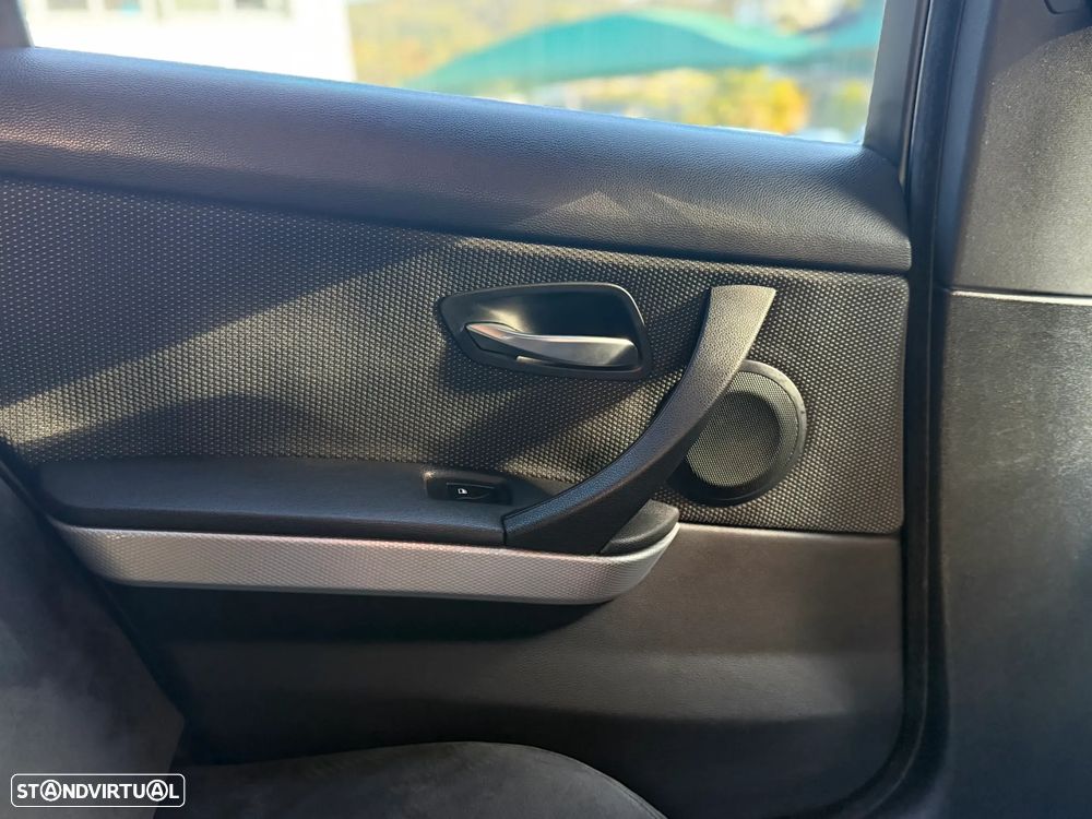 BMW 320 d Touring - 30