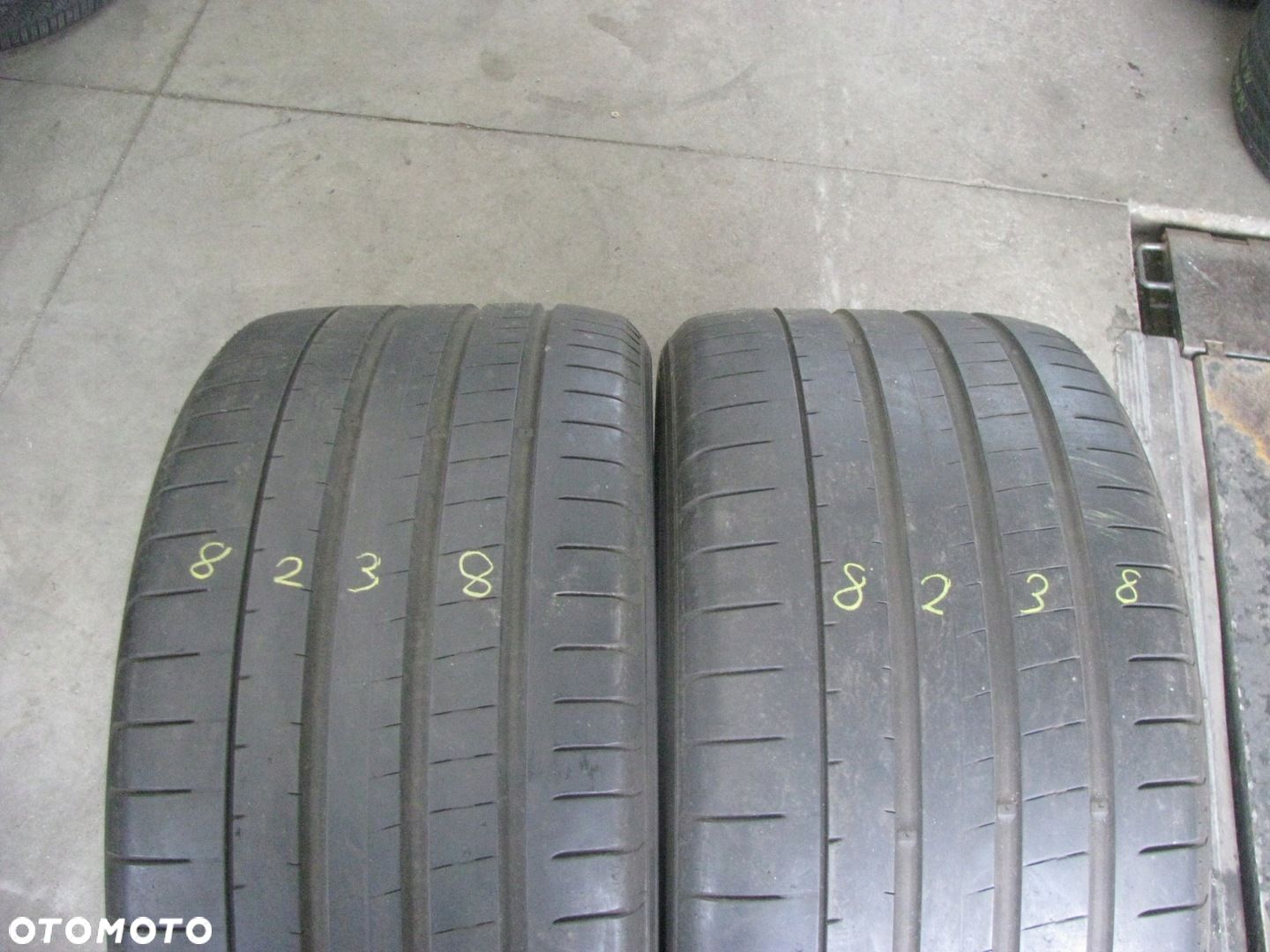 Opona letnia Yokohama Advan Sport V107 325/35R22 114 Y rant ochronny - 1