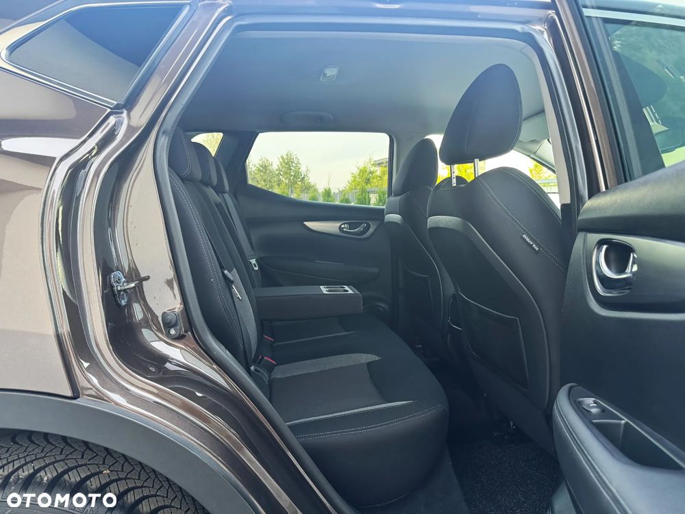 Nissan Qashqai 1.3 DIG-T N-Connecta - 28