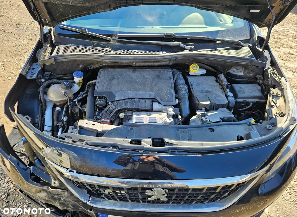 Peugeot 2008 PureTech 130 GPF Black Edition - 9