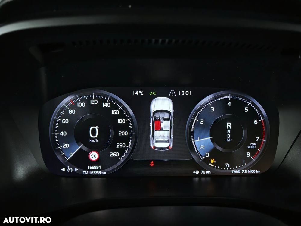 Volvo XC 40 T3 AT8 Momentum Pro - 24