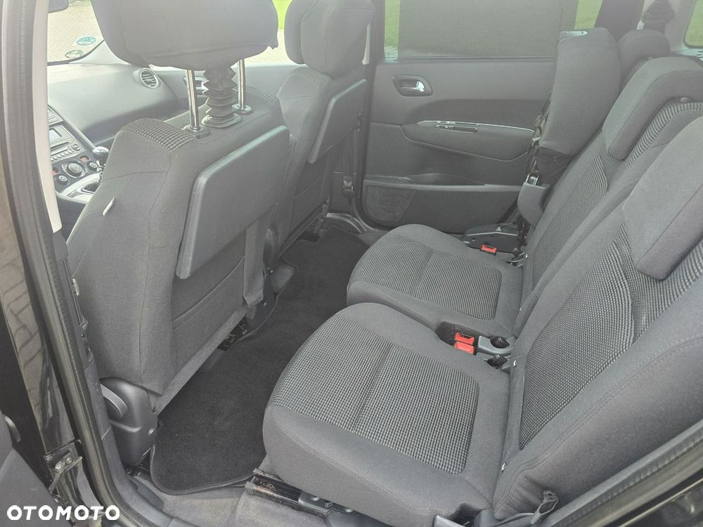 Peugeot 5008 - 19