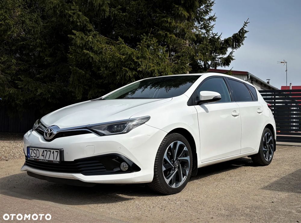 Toyota Auris 1.6 Premium - 1
