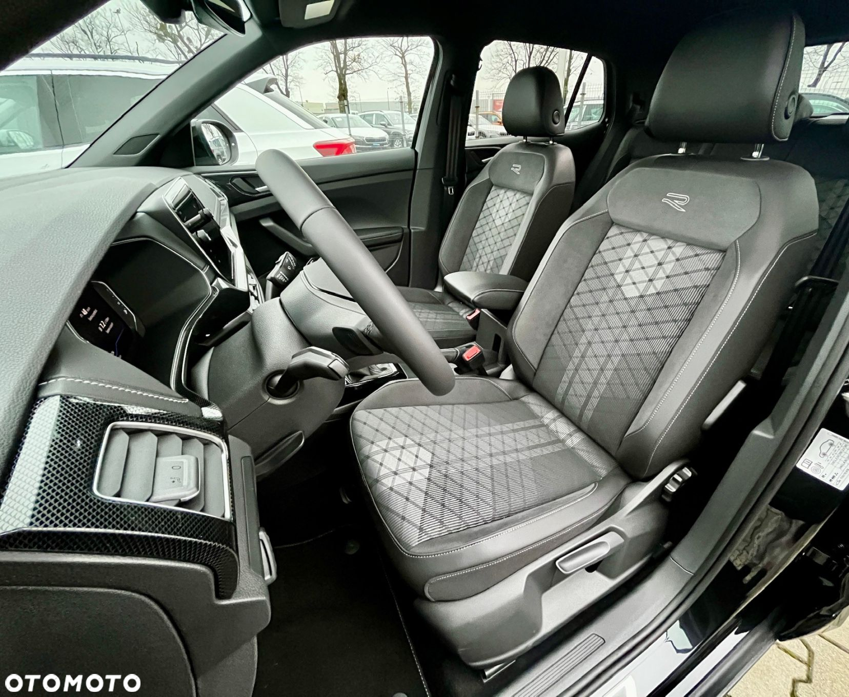 Volkswagen T-Cross - 12