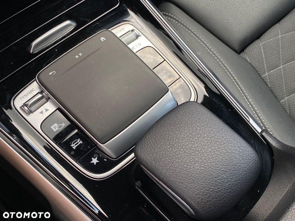 Mercedes-Benz GLB 250 4-Matic 8G-DCT - 15