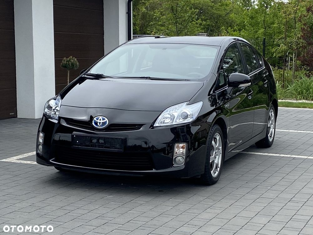 Toyota Prius (Hybrid) - 1