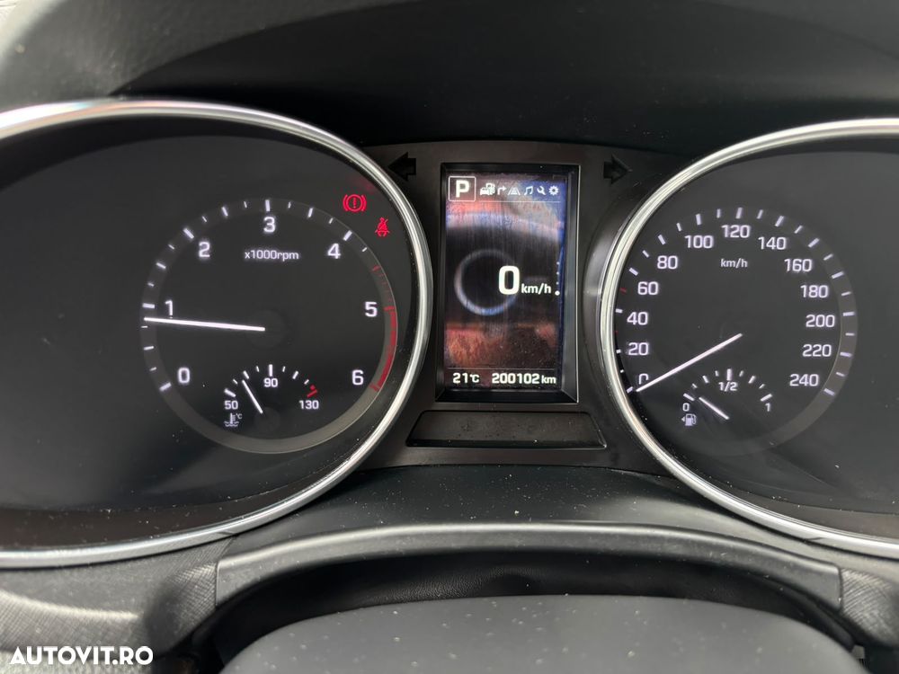 Hyundai Grand Santa Fe - 15