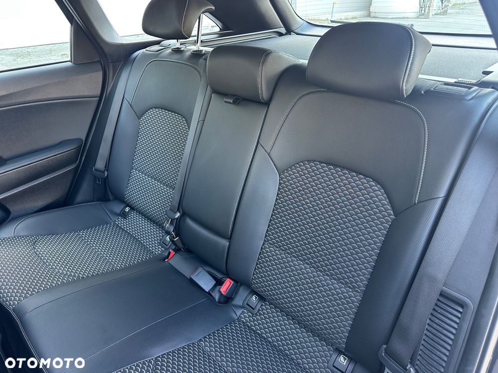 Kia Ceed - 34