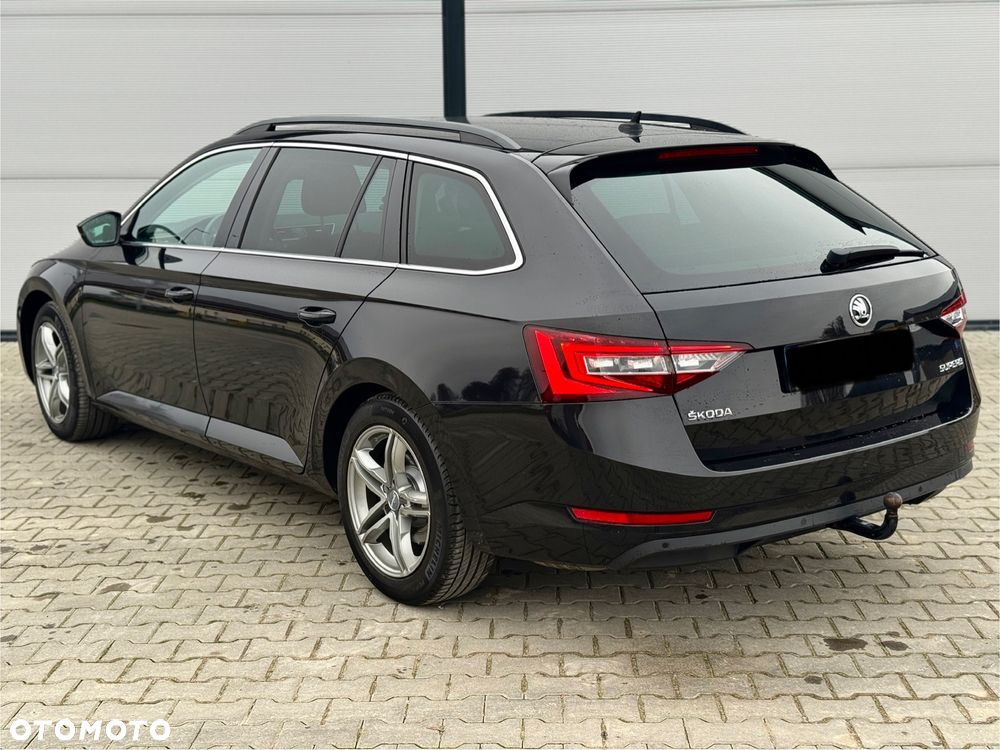 Skoda Superb 2.0 TDI DSG Premium Edition - 10