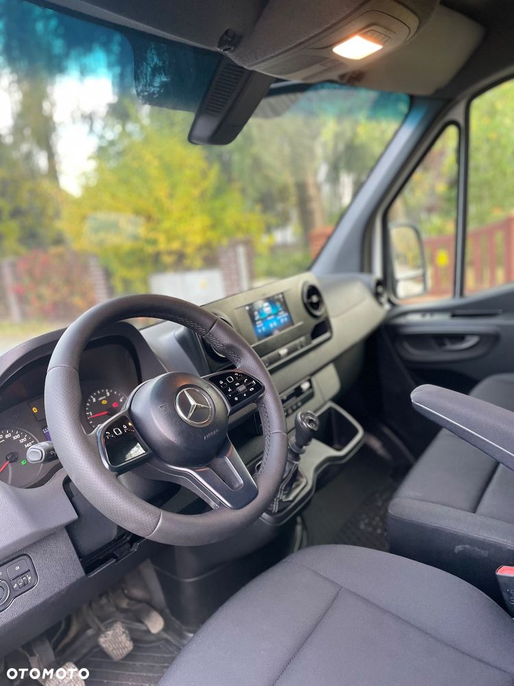 Mercedes-Benz Sprinter - 8