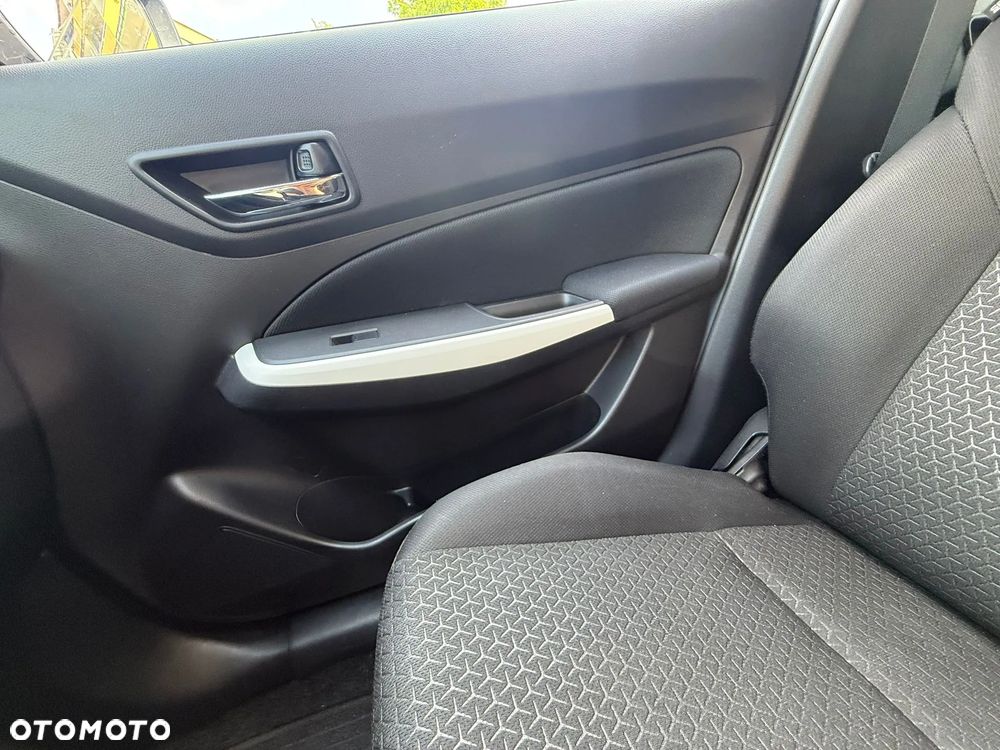 Suzuki Swift 1.2 Dualjet SHVS Premium CVT - 10