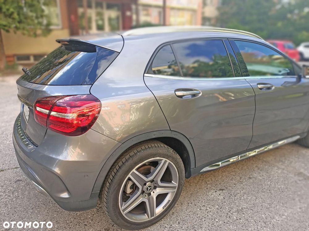 Mercedes-Benz GLA 200 7G-DCT AMG Line - 3