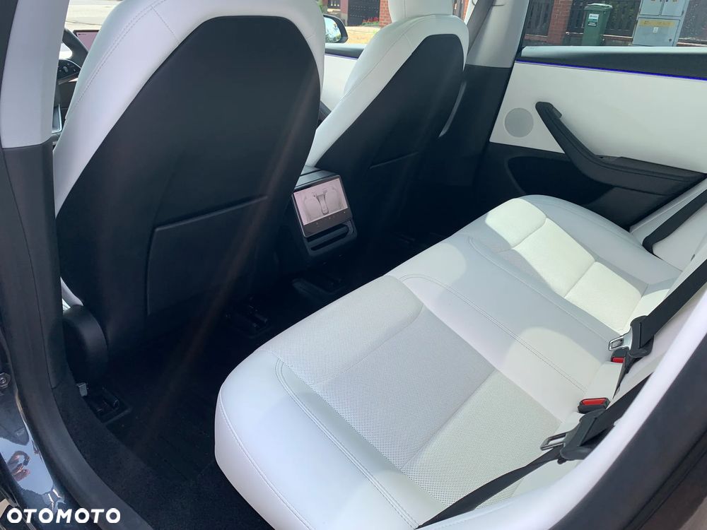 Tesla Model 3 AWD - 14