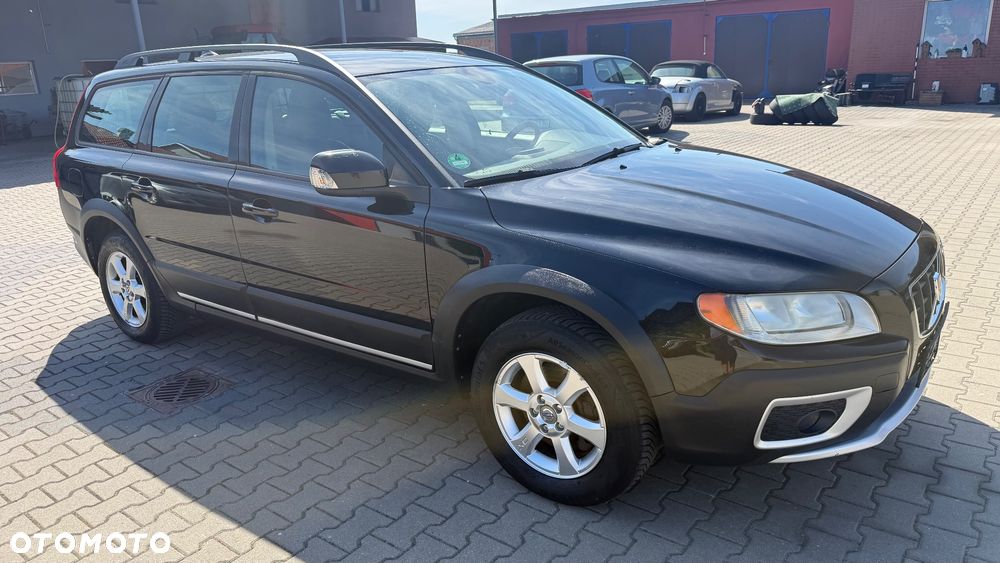 Volvo XC 70 D5 AWD Momentum - 3