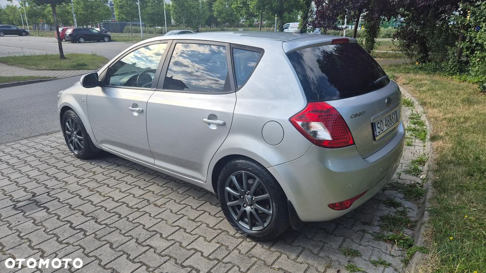 Kia Ceed 1.6 Crdi Comfort + - 4