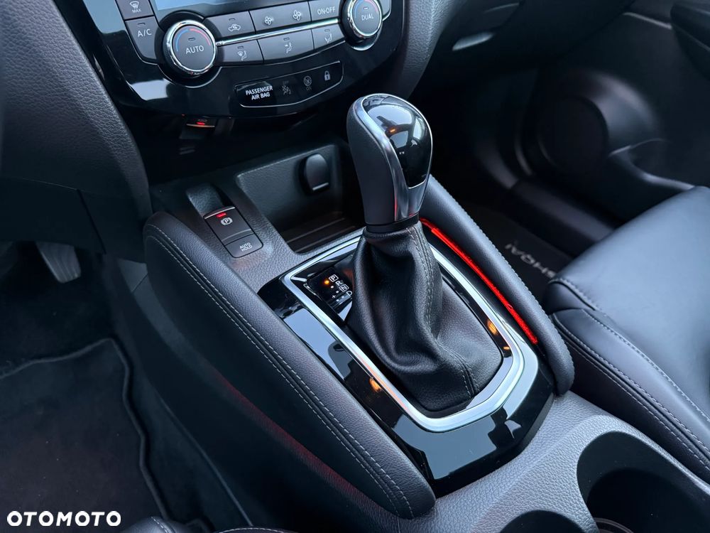 Nissan Qashqai - 25