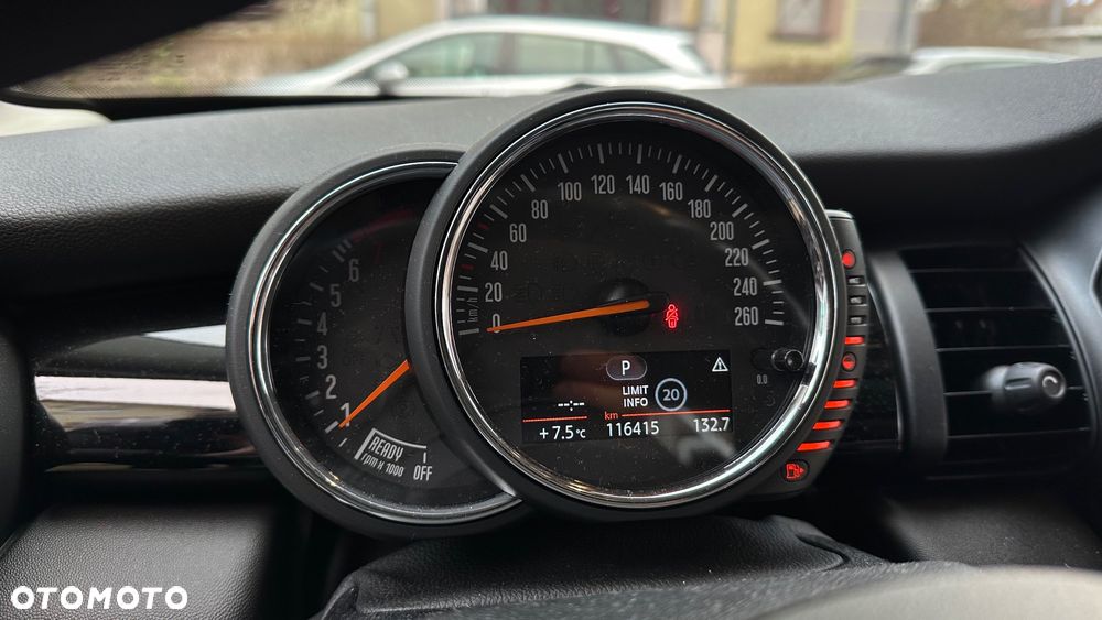 MINI Cooper Standard - 8