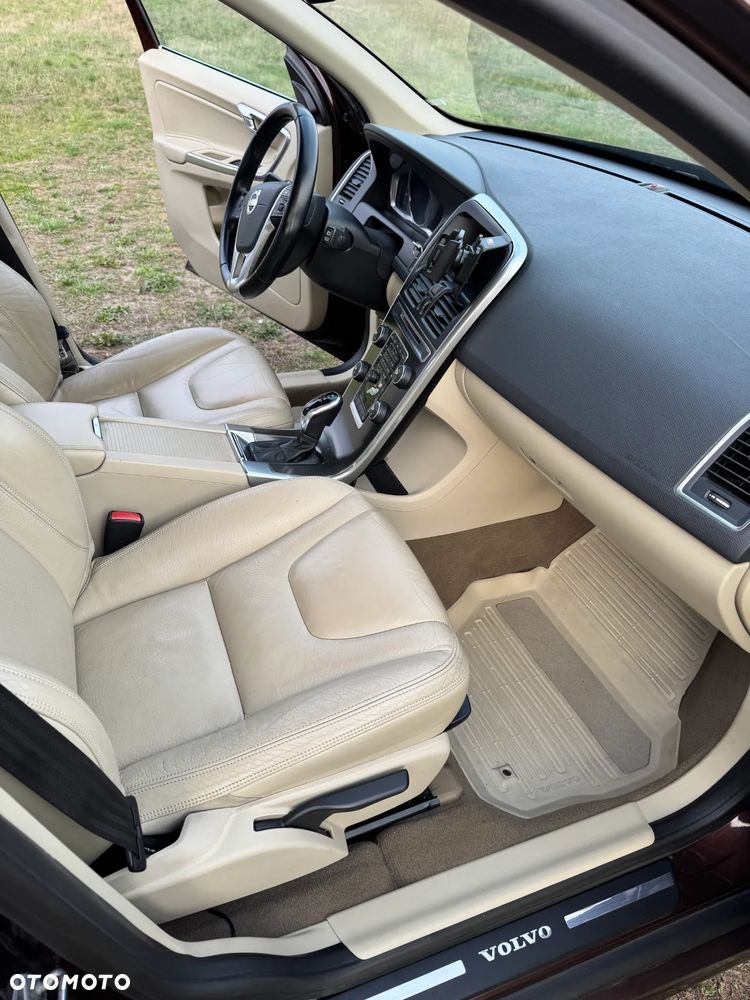 Volvo XC 60 2.4D AWD Summum - 18