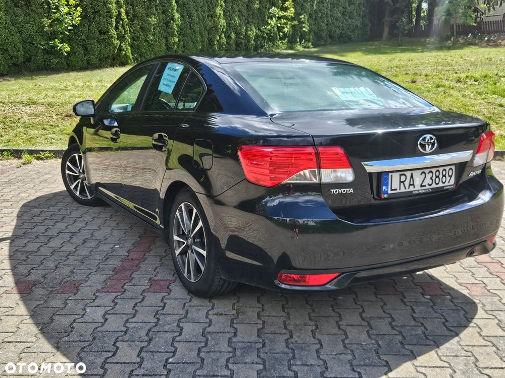 Toyota Avensis 1.8 Premium MS - 6
