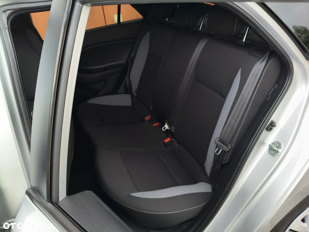 Hyundai i20 1.2 Trend - 21