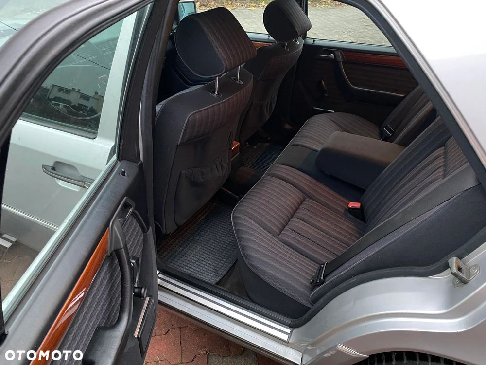 Mercedes-Benz W124 (1984-1993) - 10