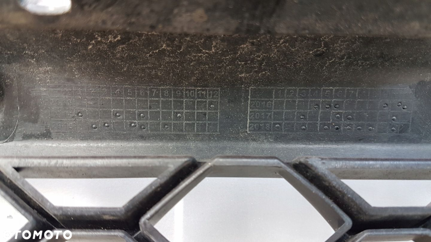 GRILL ATRAPA AUDI RS3 8P KRATKI S3 8P - 13